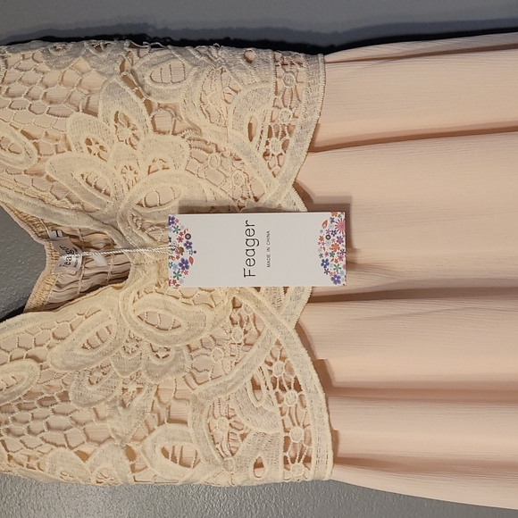 Feager Women Lace V Neck Chiffon Cami Tank Top adjustable Spaghetti Straps. - Picture 4 of 4